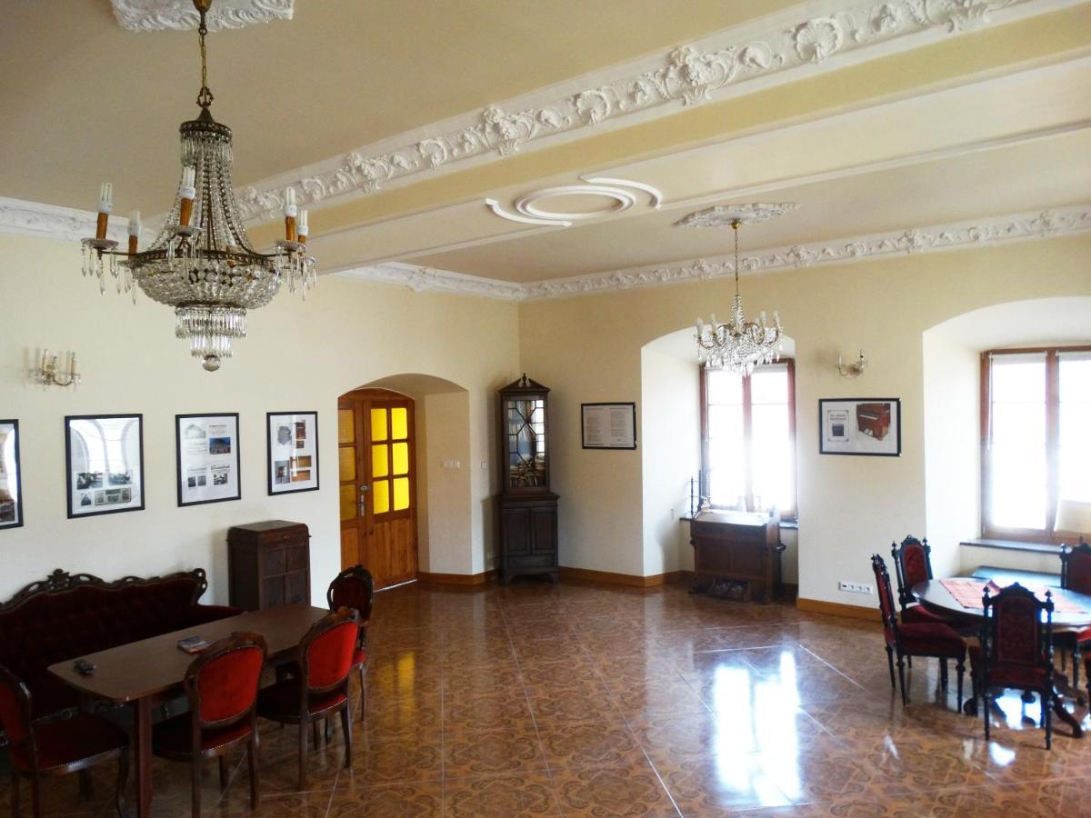Palac Ksiazecy We Wleniu Exterior foto